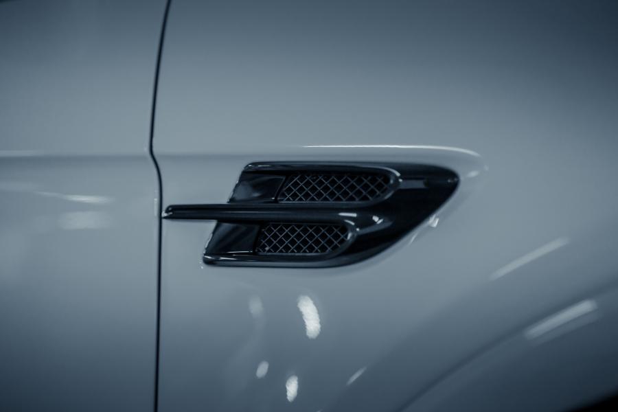 Детали экстерьера Bentley Bentayga V8 2018 года  (MY) (фото 8 из 17)